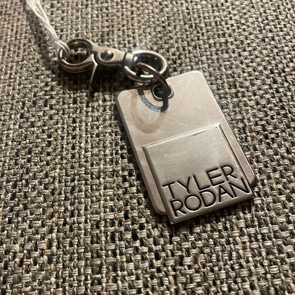 TYLER RODAN KEYCHAIN - Picture 1 of 2
